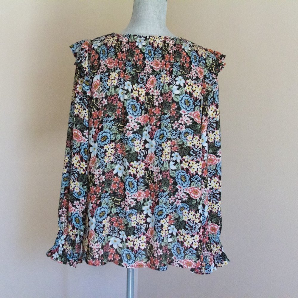 Ann Taylor LOFT Bouquet Floral Smocked Shoulder V-Neck Blouse - Picture 3 of 8